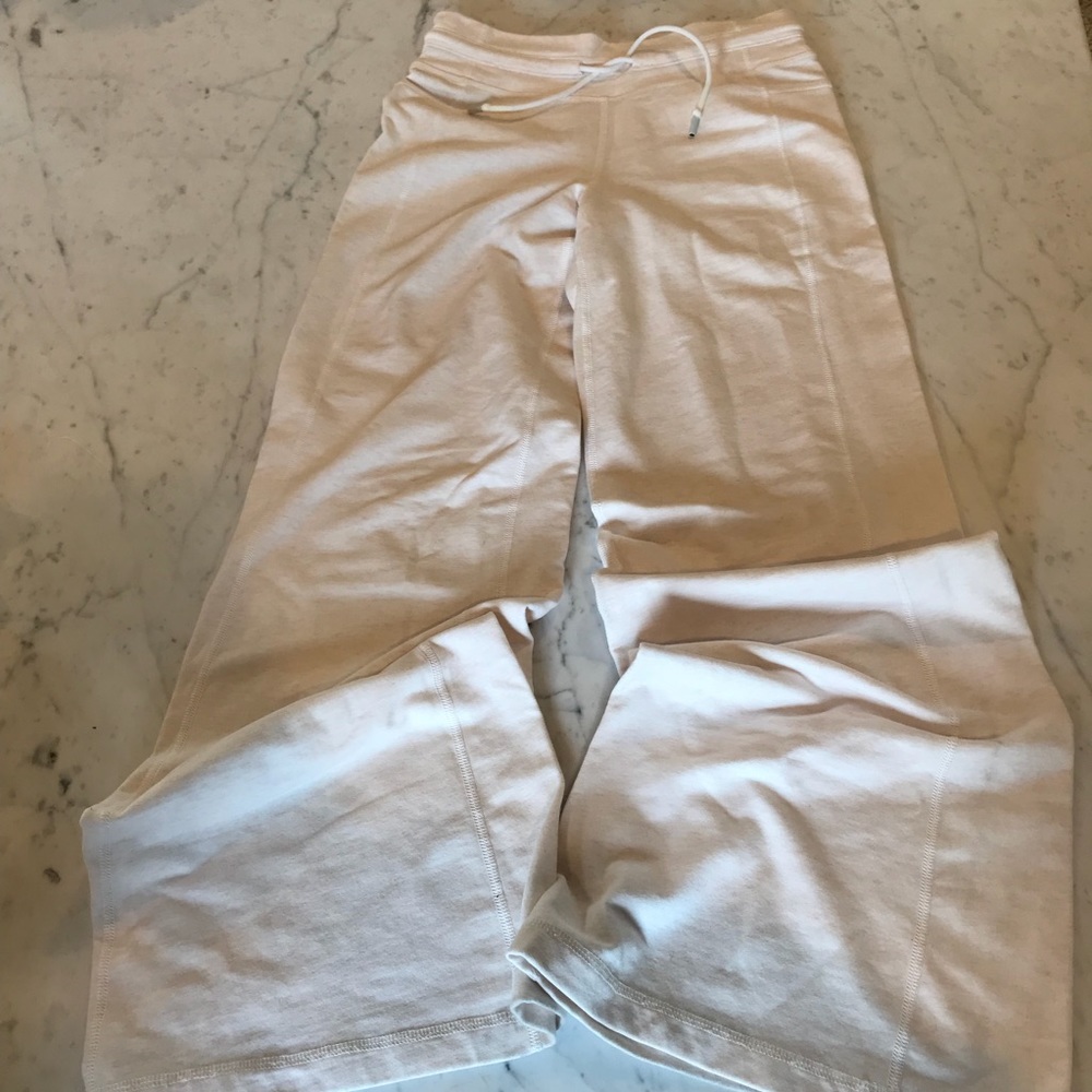 Lululemon Wise Leg Pant. feathered Pink Size 2